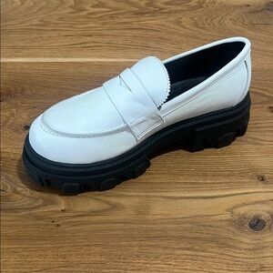NEW Silent D Coralie White Leather Penny Loafers Lug Sole Size 38 7-7.5 Reg $130